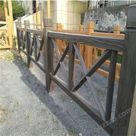 西安防腐木栏杆厂家建议您选择户外实木栏杆定制厂商毅力景观