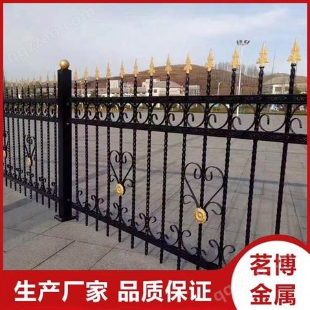 武城铸铁护栏加工 章丘铸铁护栏定制 围墙铸铁护栏