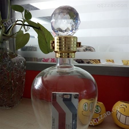 酒瓶批发   寿字造型酒瓶   吹制玻璃酒瓶   玻璃泡酒器